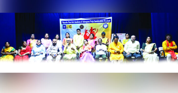 ఆటపాటలు సామాజిక ఆయుధాలు