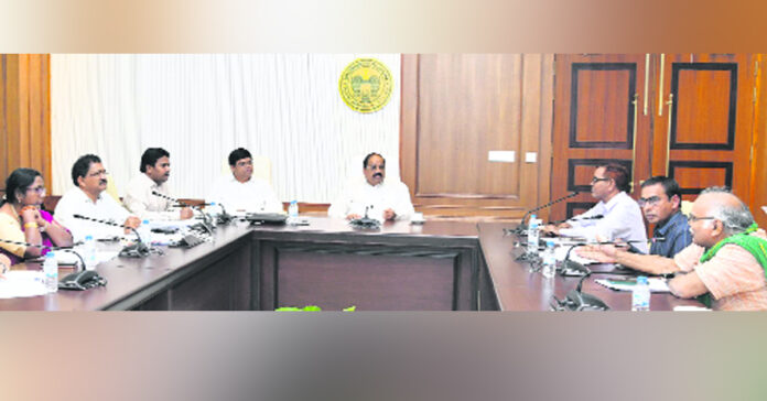 విత్తనాలతో నష్టపోతే పరిహారం చెల్లించాల్సిందే