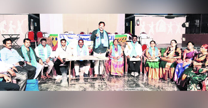 మత్స్య పరిశ్రమకు బడ్జెట్లో నిధులు కేటాయించాలి