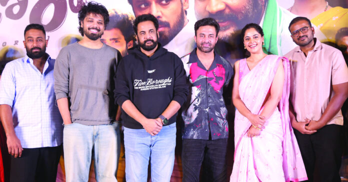 100% కమర్షియల్ చిత్రం