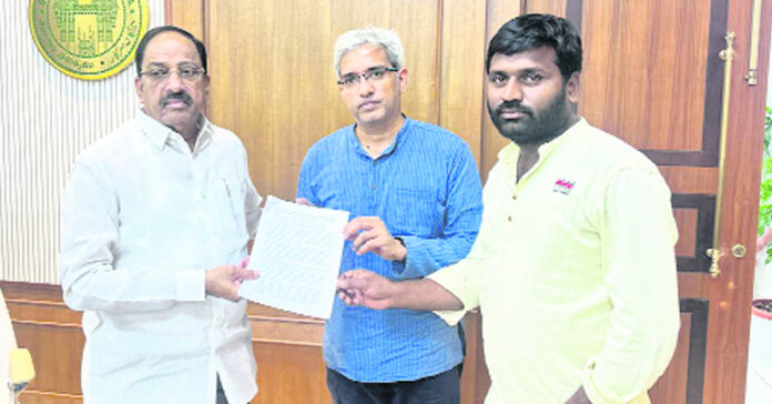 రైతుల సమస్యలను పరిష్కరించండి