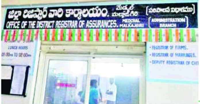 డాక్యుమెంట్ రైటర్లదే హవా..!