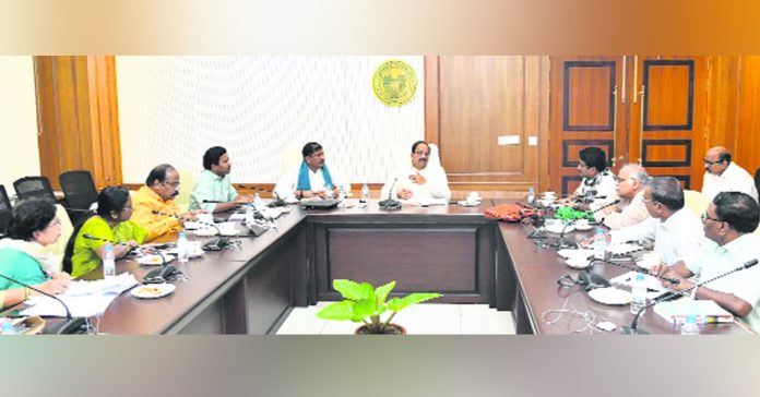 విత్తనం రైతు ప్రాథమిక హక్కు