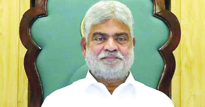 కడియం, దానంకు నోటీసులు