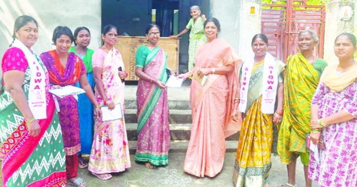 ఐద్వా జాతీయ మహాసభ జయపద్రానికి ఇంటింటి ప్రచారం