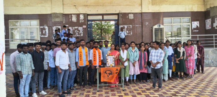 రేపటి వీరనారులు మీరే..