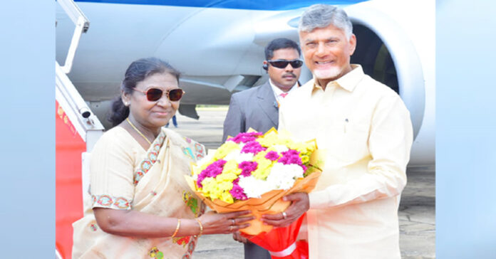 పుట్టవర్తికి చేరుకున్న రాష్ట్రపతి