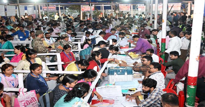 ఒకే రోజు 8 అసెంబ్లీ స్థానాలకు ఉపఎన్నికలు