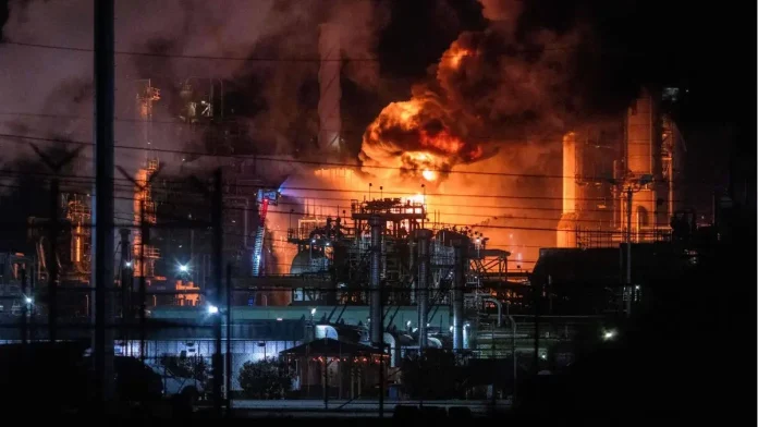 పటాన్చెరు పారిశ్రామిక వాడలో భారీ అగ్నిప్రమాదం..ఎగసిపడుతున్న మంటలు