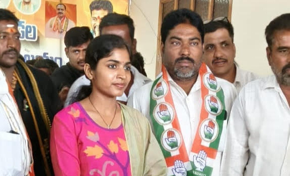 ఎమ్మెల్యే సమక్షంలో కాంగ్రెస్ పార్టీలోకి చేరికలు