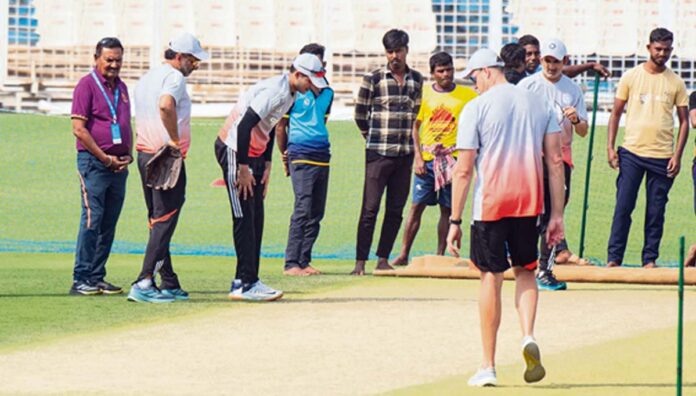 స్పిన్ కోటకు బీటలు