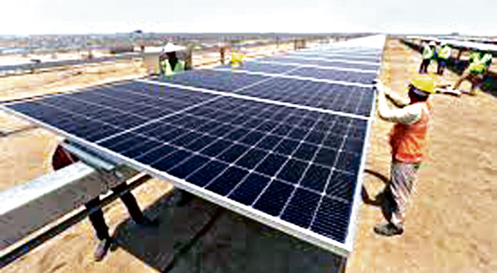 సగం తగ్గిన సోలార్ ప్యానెల్స్ ఎగుమతులు