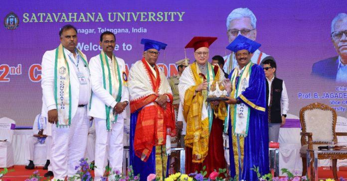 ఎన్నారైల నుంచి ‘శాతవాహన’కు భారీ విరాళాలు