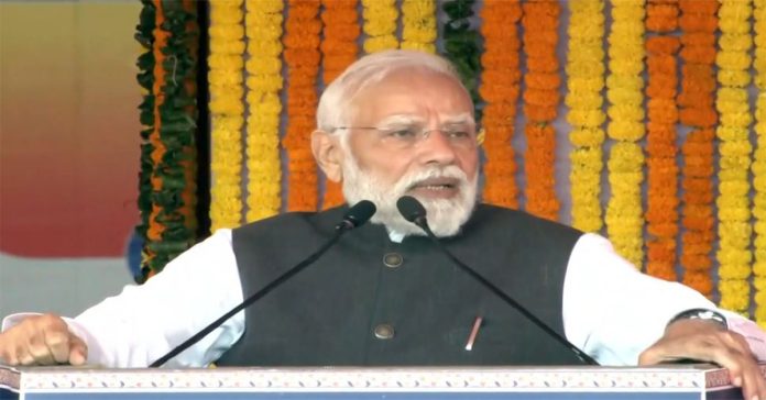 నాలుగు కొత్త వందే భారత్ రైళ్లకు జెండా ఊపి ప్రారంభించిన పీఎం మోడీ