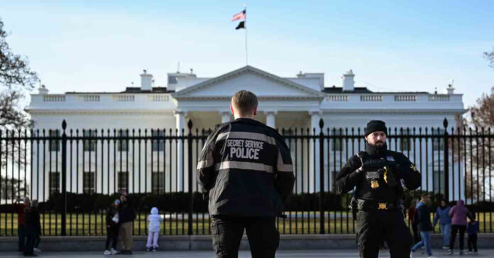 వైట్హౌస్ సమీపంలో కాల్పుల కలకలం