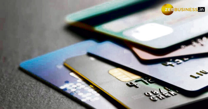 భారీగా తగ్గిన క్రెడిట్ కార్డుల జారీ