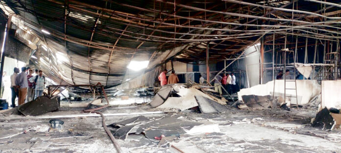 ఫర్నీచర్ షాప్లో భారీ అగ్నిప్రమాదం