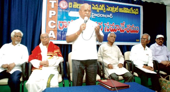 పెండింగ్ డీఏలు విడుదల చేయాలి