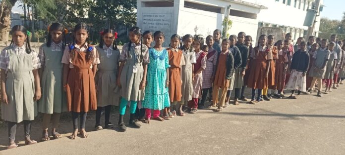 కలెక్టర్ గారు మా గోస చూడండి ఒకసారి