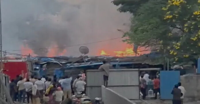 చందానగర్లో అగ్నిప్రమాదం.. గుడిసెలు దగ్ధం