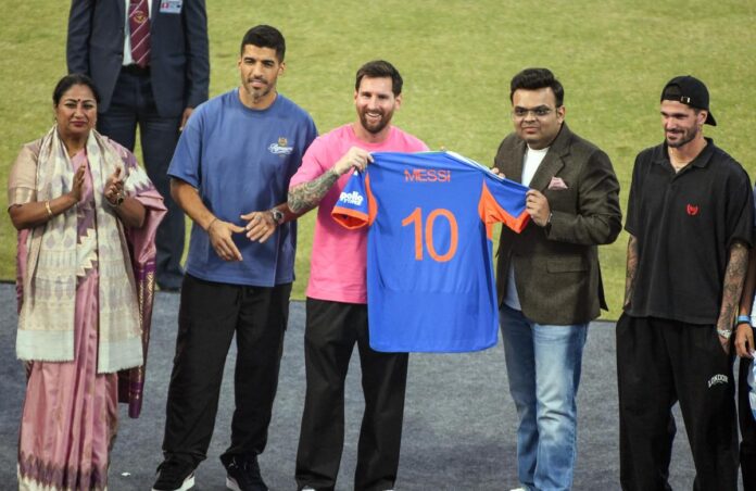 మెస్సీ ఈవెంట్లో సీఎం రేఖా గుప్తాకు నిరసన సెగ..