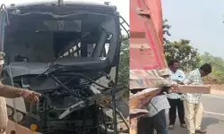 ఆగి ఉన్న లారీని ఢీ కొట్టిన ఆర్టీసీ బస్సు..ఒకరు మృతి