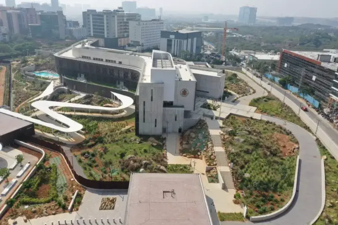 హైదరాబాద్లోని రోడ్లకు ట్రంప్, రతన్ టాటా పేర్లు