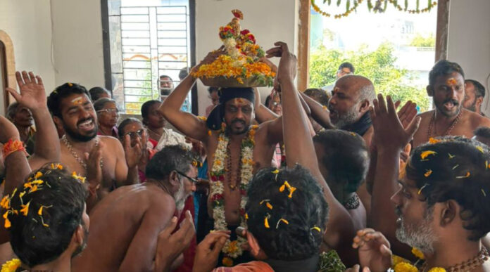 ఘనంగా మహా పడిపూజ