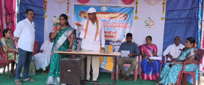 Abbineni Lingagaswamy takes oath as Ippalapalli Sarpanch