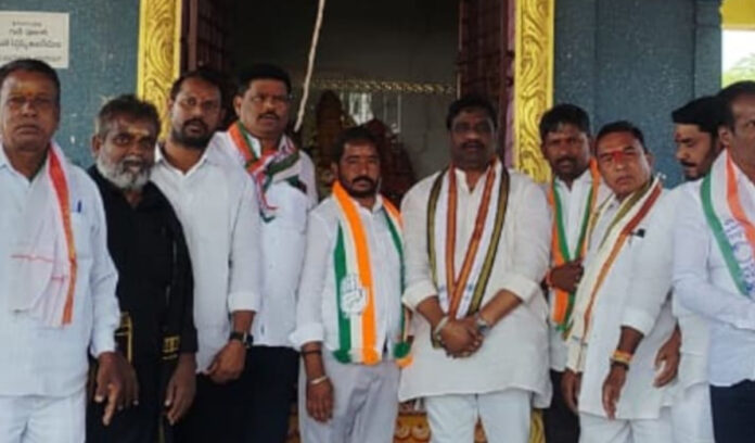 ఆశీర్వదించండి.. ఆదర్శ గ్రామంగా తీర్చిదిద్దుతా