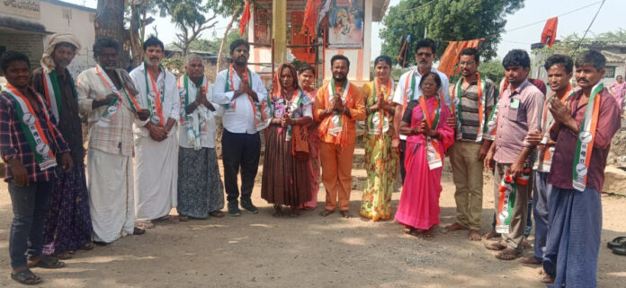 కుంకుడు చెట్టు తండాలో ప్రచార హోరు