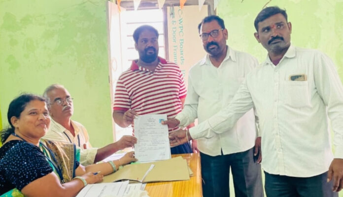 ఇప్పలపల్లి సర్పంచ్ అభ్యర్థిగా చినమల్లయ్య యాదవ్ నామినేషన్