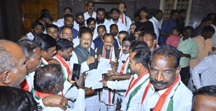 కాంగ్రెస్ శ్రేణులకు బీమా కల్పించాలి