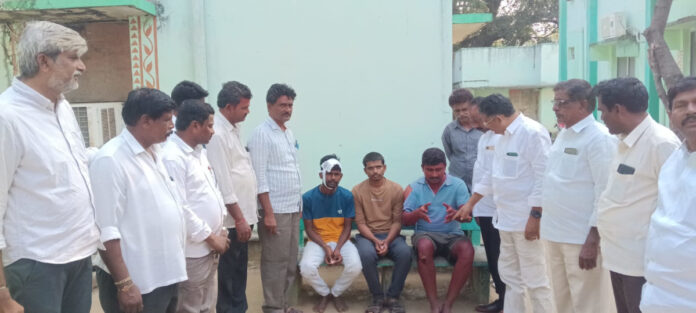 బీఆర్ఎస్, సీపీఐ(ఎం) కార్యకర్తలపై కాంగ్రెస్ నాయకులు దాడి