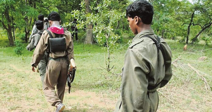 లొంగిపోయిన 37మంది మావోయిస్టులు