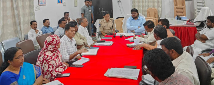 శాంతియుతంగా పండుగలు జరుపుకోవాలి