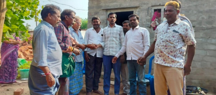 మృతురాలి కుటుంబానికి ఆర్థిక సాయం