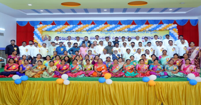1995- 96 బ్యాచ్ కు చెందిన గురు శిష్యుల ఆత్మీయ సమ్మేళనం