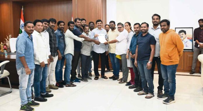 జర్నలిస్టులకు న్యాయం జరిగేలా 252 జీవోను సవరిస్తాం