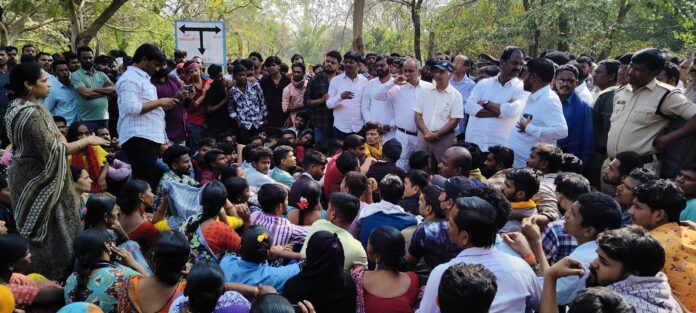 ధర్నాతో కార్మికుల సమస్యలు పరిష్కారం..