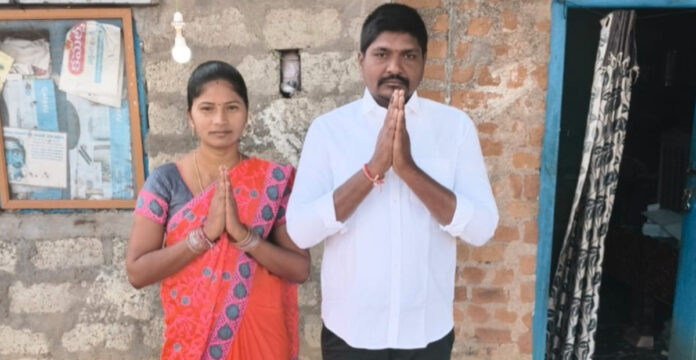 సర్పంచ్ గా గెలిపిస్తే…సేవకులుగా పని చేస్తాం