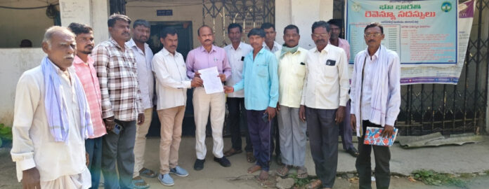 ఇందిరమ్మ ఇళ్ల నిర్మాణంలో సమస్యలను పరిష్కరించాలి..