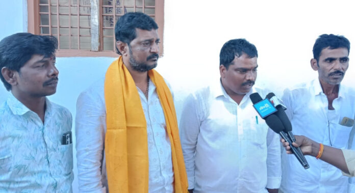 తంగడపల్లి ఉపసర్పంచ్గా ఇప్పపల్లి రాజు ఎన్నిక