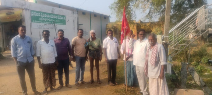 It is the communists who fight for a kingdom for the poor.