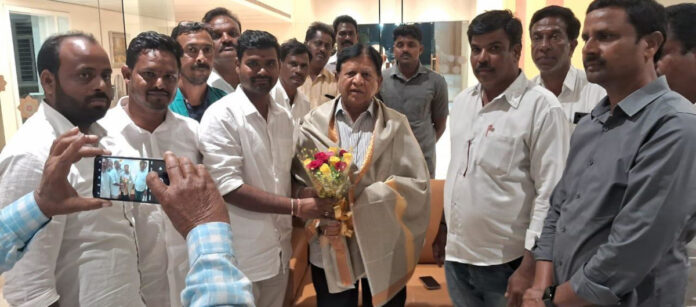 ప్రభుత్వ సలహాదారును కలిసిన కళ్యాపూర్ పాలకవర్గం