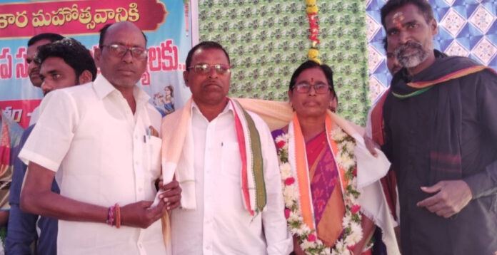 Kumbham Rajeshwari-Mukunda Reddy takes oath as ward member