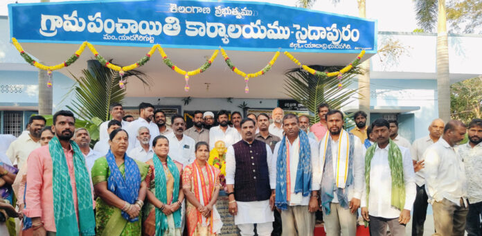 పార్టీలకతీతంగా గ్రామాలను అభివృద్ధి చేసుకుందాం: ప్రభుత్వ విప్ బీర్ల