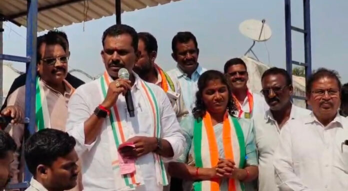 గ్రామాల్లో సమస్యలన్నీ పరిష్కరించుకుందాం