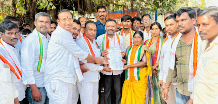 కాంగ్రెస్ సర్పంచ్ అభ్యర్థులను గెలిపించండి: ఎమ్మెల్యే తోట