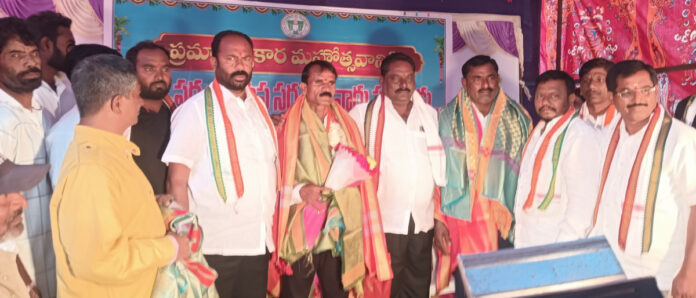 మల్లారం సర్పంచ్ గా బుగా మేకల రాజయ్య ప్రమాణస్వీకారం.!